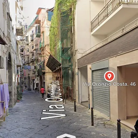 Diego House Duomo Costa بيت ضيافة نابولي