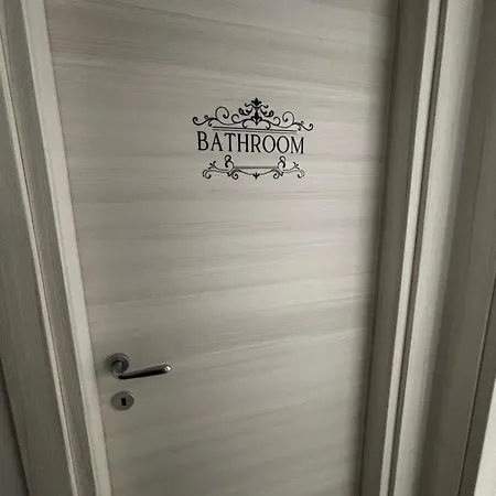 Diego House Duomo Costa بيت ضيافة نابولي