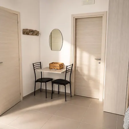 Diego House Duomo Costa بيت ضيافة نابولي
